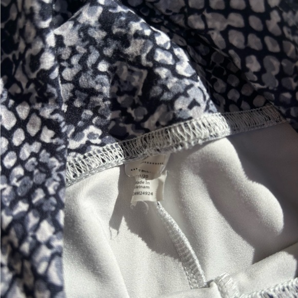 Blue-ish / purple leggings, size medium - Picture 4 of 6